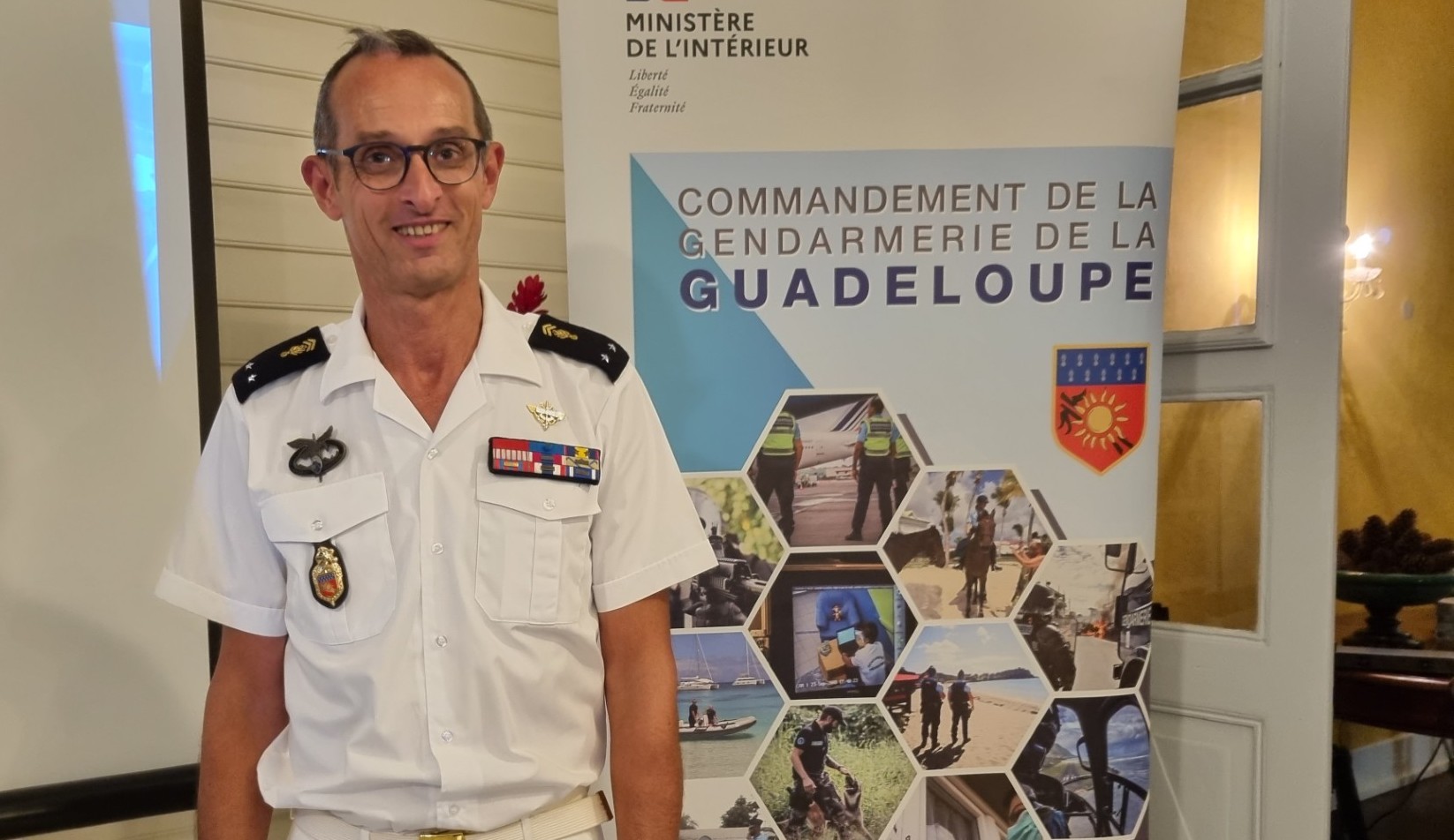     Le général Vincent Lamballe, commandant de la gendarmerie de Guadeloupe, sur le départ

