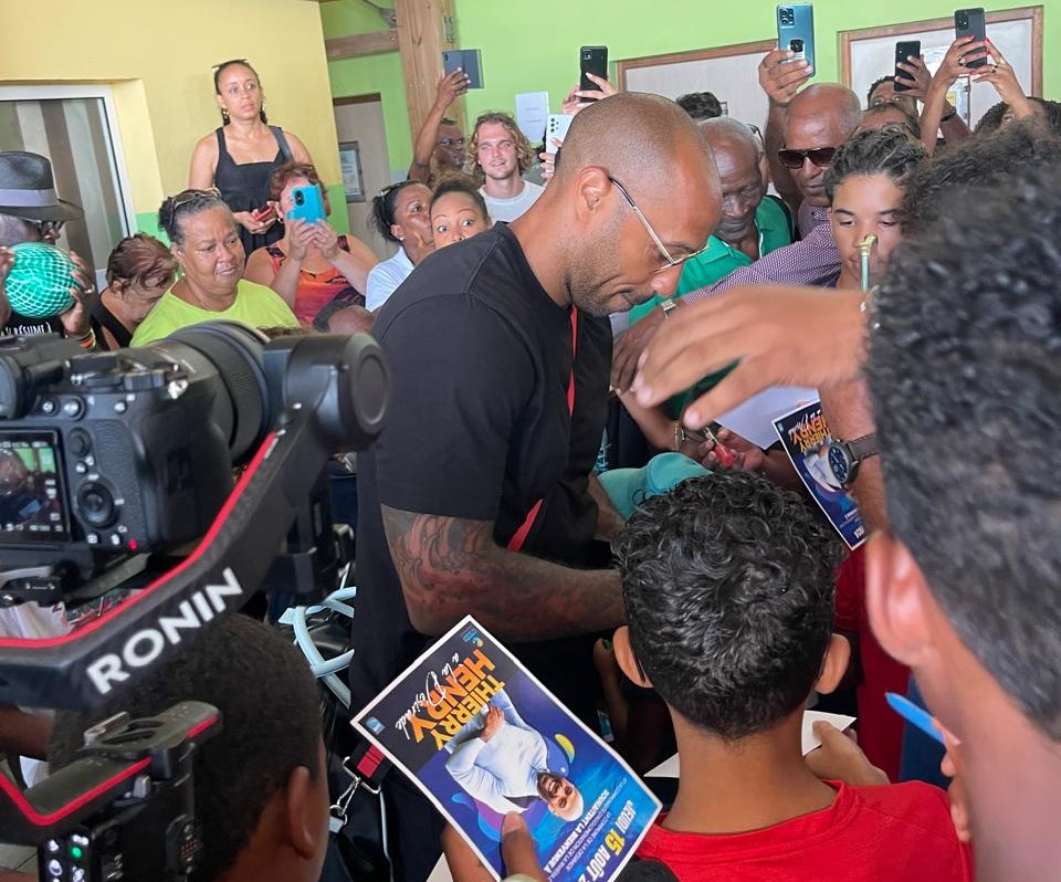     Thierry Henry en visite à la Désirade !

