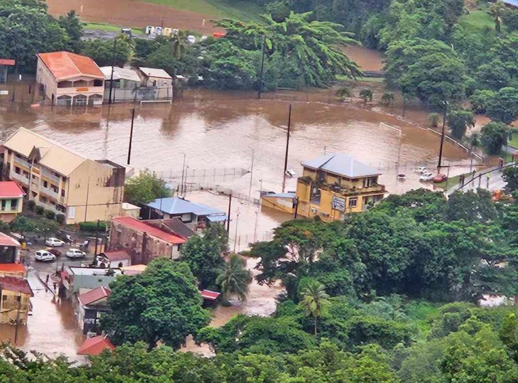     [EN IMAGES] Rivière-Pilote à nouveau sous les eaux, les Pilotins commencent le nettoyage 

