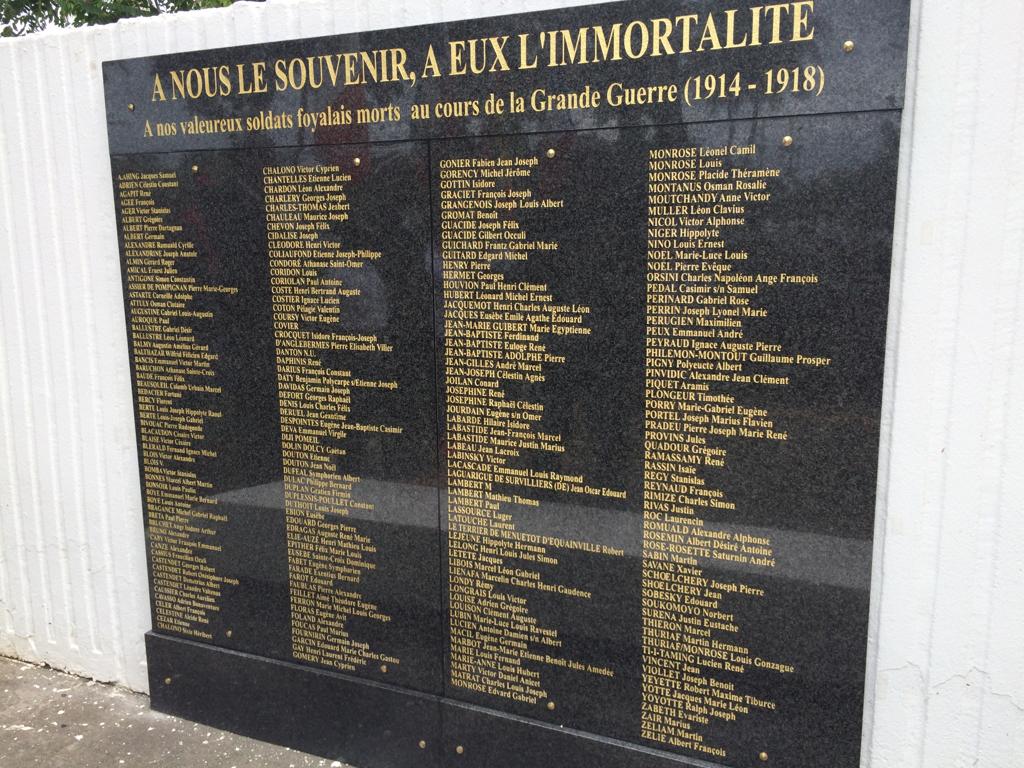 Plaque avec les noms des soldats morts pour la France
