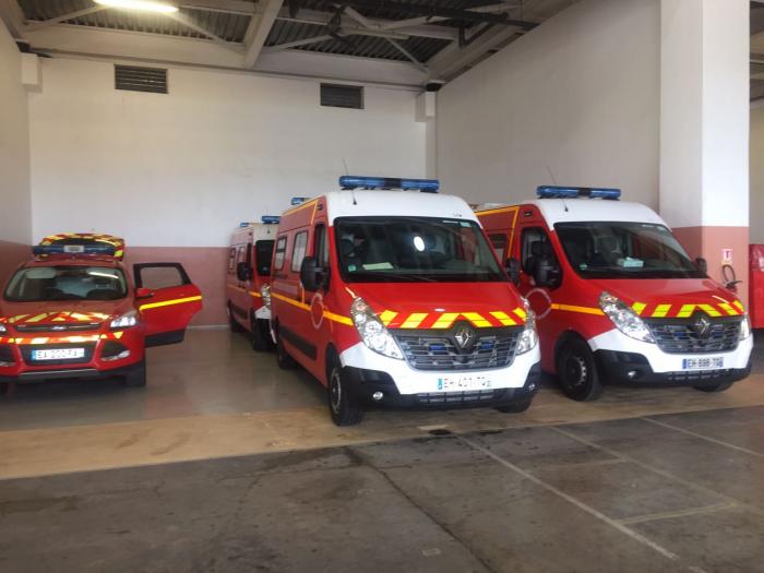     11 véhicules flambants neufs pour les sapeurs-pompiers

