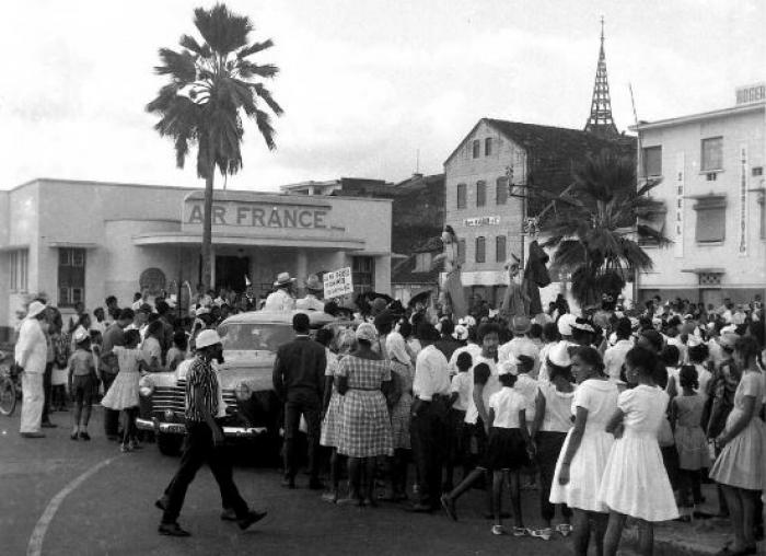     1960-1980 : 20 ans d'histoire de la Martinique en photos

