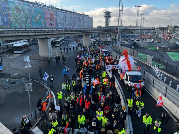 Manifestation des personnels d'Air France contre le départ d'Orly
