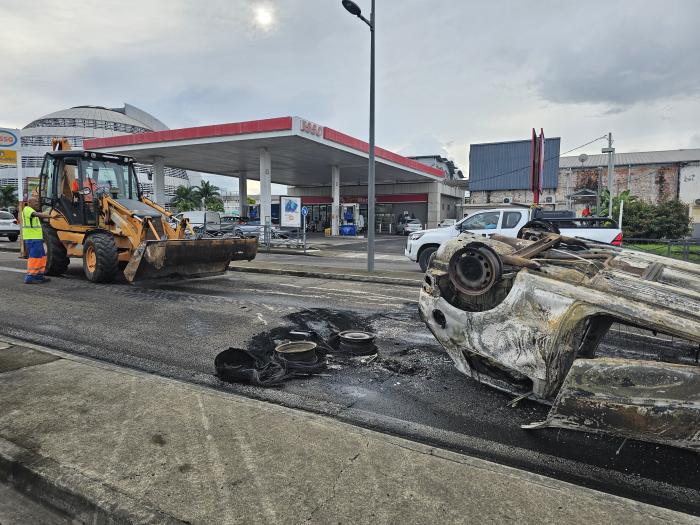 déblayage avenue Maurice Bishop.