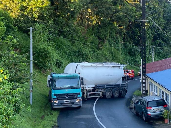 camion bloqué vert pré