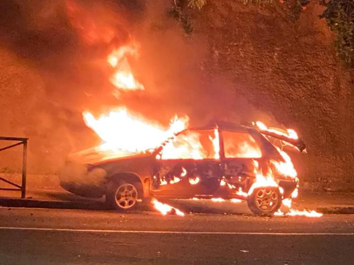 voiture en feu maurice bishop ste thérèse