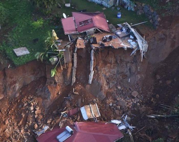 effondrement Deshaies Savane paille glissement de terrain 