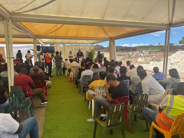 Première pierre centre secours Grand-Bourg 