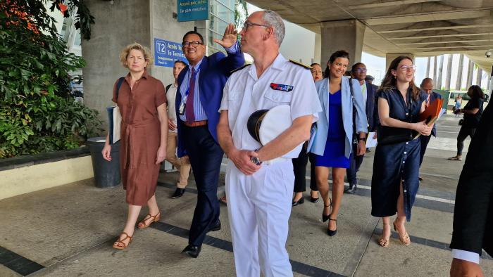 Ministre du tourisme aéroport