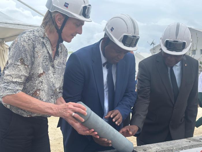 Létard pos première pierre