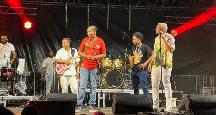 Jeunes sur scène avec Kaï