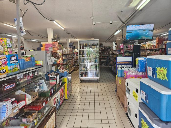 Supérette H La Valentine