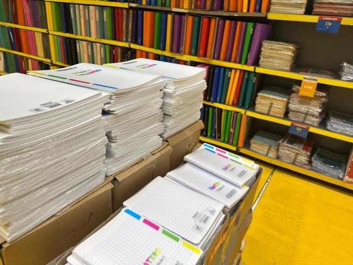 fournitures scolaires cahiers