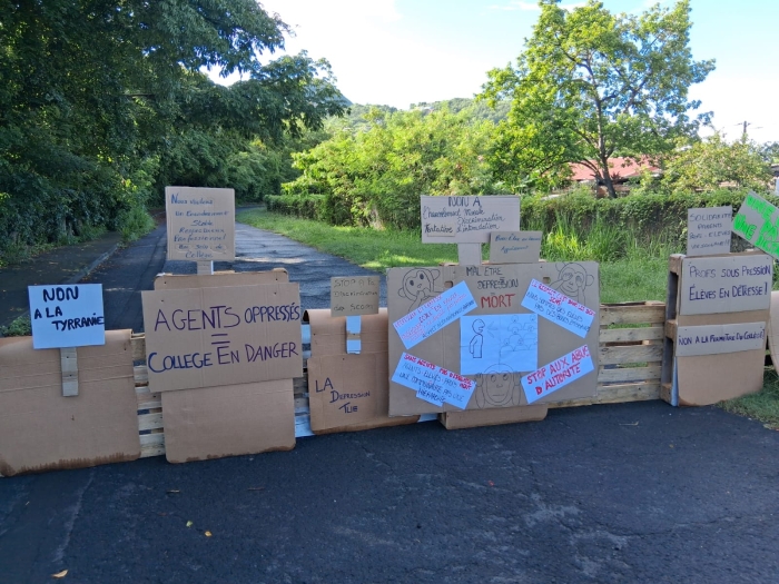 Collège Anses d'Arlet bloqué