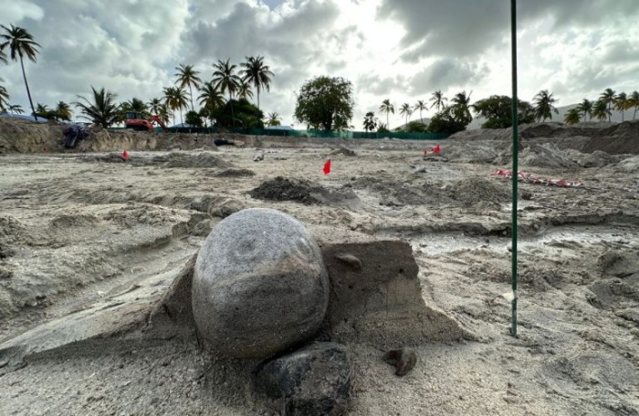 Pétroglyphe sur galet. Crédit Éveha, 2025..jpg