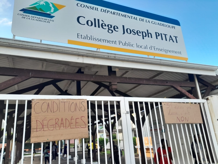 grève collège Pitat 180925