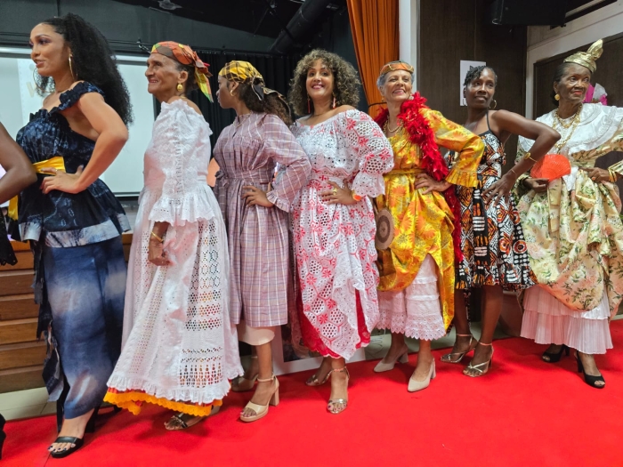 Défilé robes traditionnelles