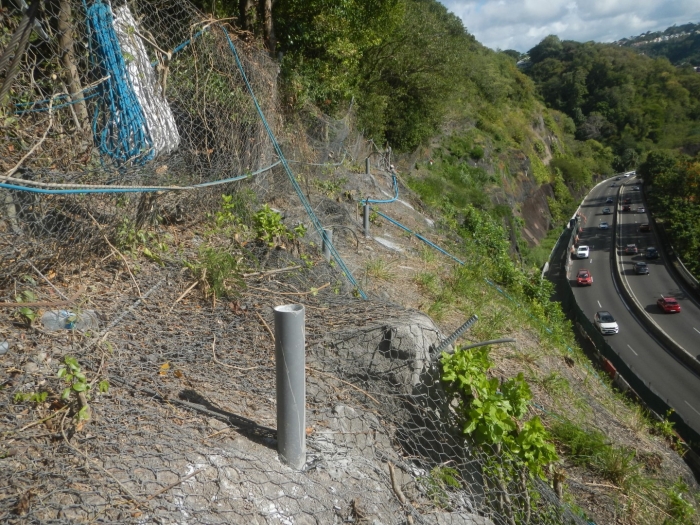 Travaux sécurisation falaise rocade
