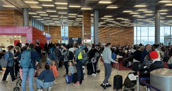 air caraïbes attente avion.jpg