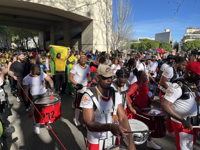 Des milliers de personnes ont participé au vidé du carnaval antillais de Montpellier