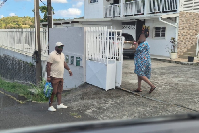 distribution bouteilles d'eau Schoelcher