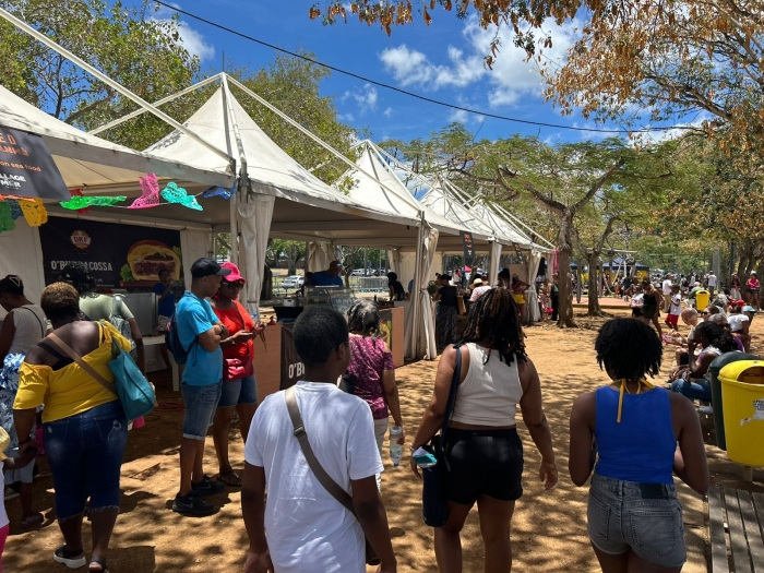 Village de la mer en famille