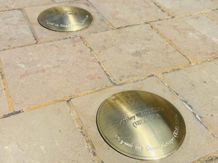 Plaques commémoratives Palais Bourdon
