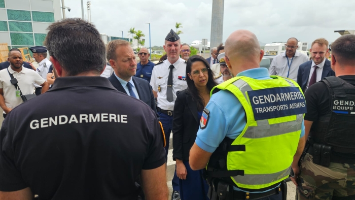 Moutchou Berger gendarmes aéroport