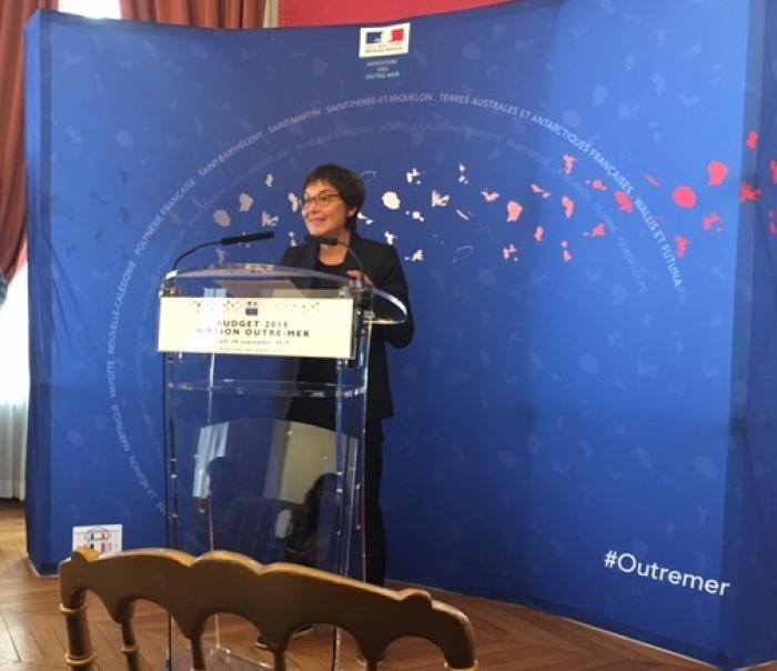     Annick Girardin de retour de La Réunion : "travail" et "transparence"

