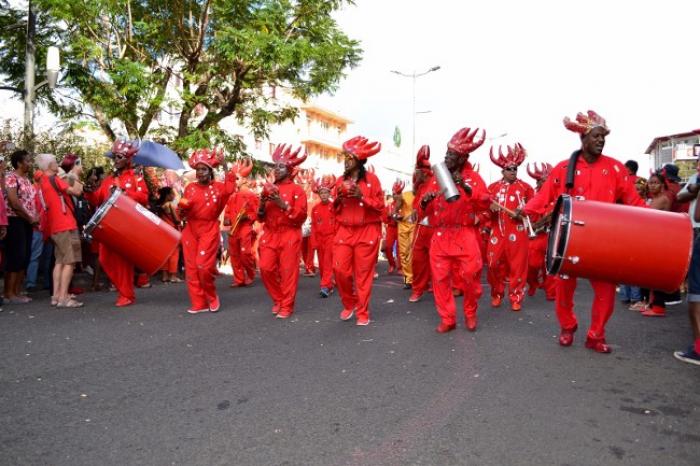     Carnaval 2017 : Sa majesté Vaval profite au maximum avant d’être brûlée


