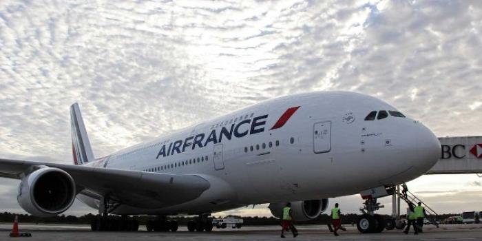     Cocaïne : deux hôtesses d'Air France jouaient les passeuses 

