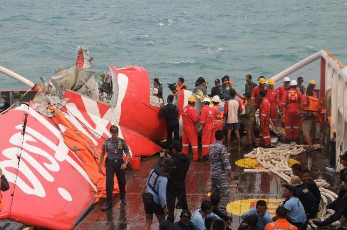     Crash Air Asia : la famille de Rémi Plésel porte plainte pour mise en danger de la vie d'autrui 

