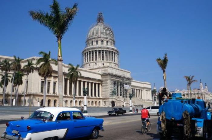     Cuba : une plainte pour "esclavagisme" de médecins 

