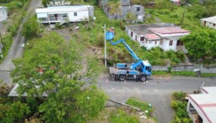     Des foyers toujours privés d'électricité après l'ouragan Maria

