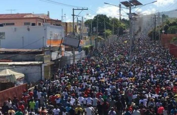     Des milliers de manifestants demandent la démission de Jovenel Moïse en Haïti

