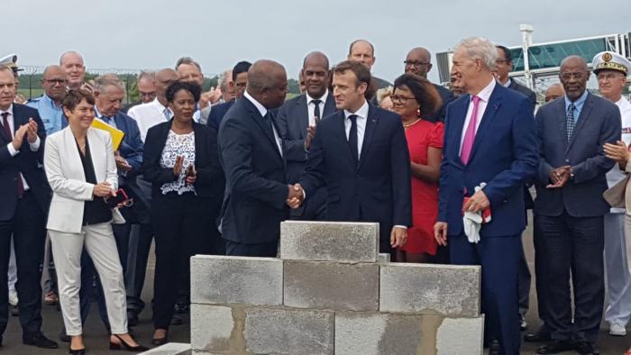     Extension aéroport Aimé Césaire : pose de la première pierre d'Emmanuel Macron

