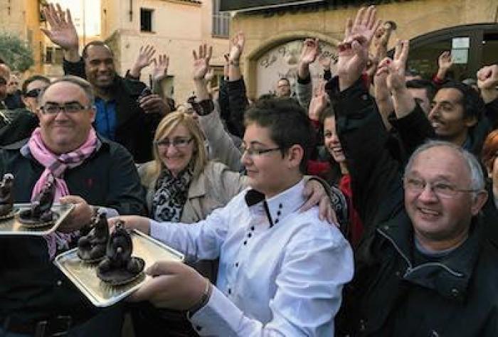     Grasse : manifestation de soutien au pâtissier accusé de racisme

