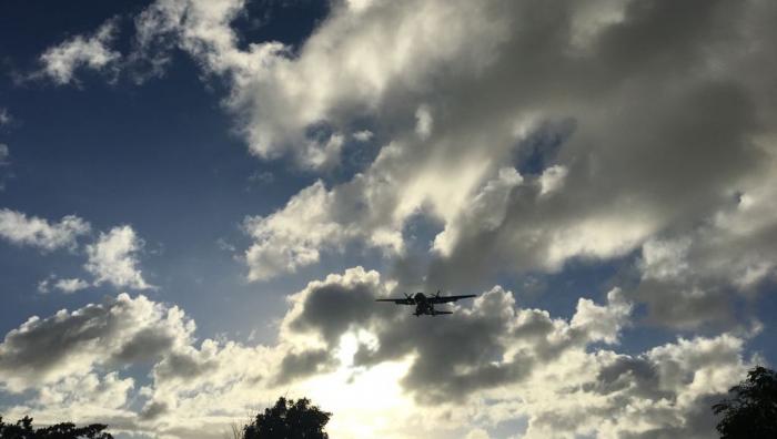     Incendie CHU Pointe-à-Pitre : l'avion militaire a atterri en Martinique

