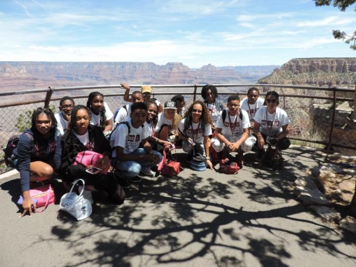     L'inoubliable visite du Grand Canyon de treize collégiens martiniquais en immersion linguistique à Tucson

