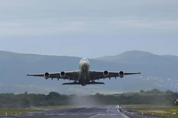     La piste de l'aéroport pôle Caraibes fermée aux atterrissages et décollages.

