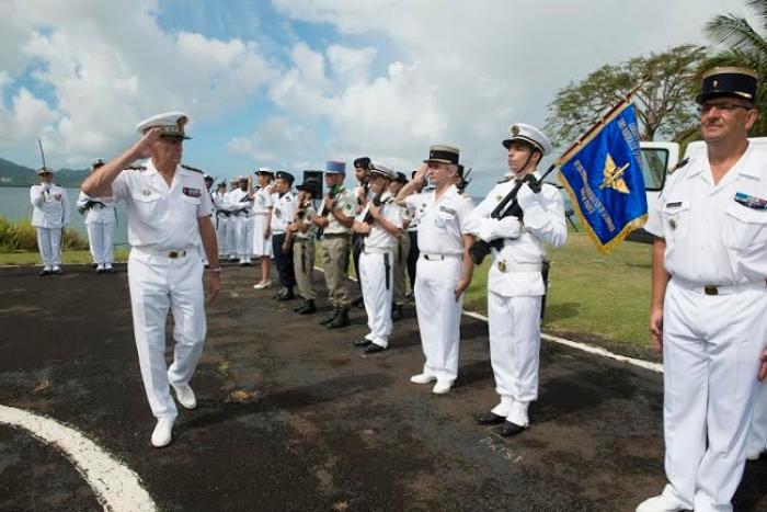     Le contre-amiral Georges Bosselut quitte le commandement des Forces Armées aux Antilles (FAA)

