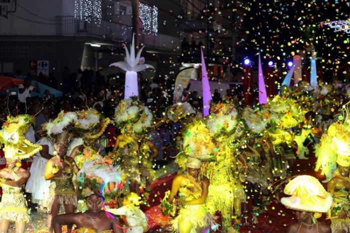     Les gendarmes interpellent un individu armé au défilé carnavalesque de Sainte-Rose  


