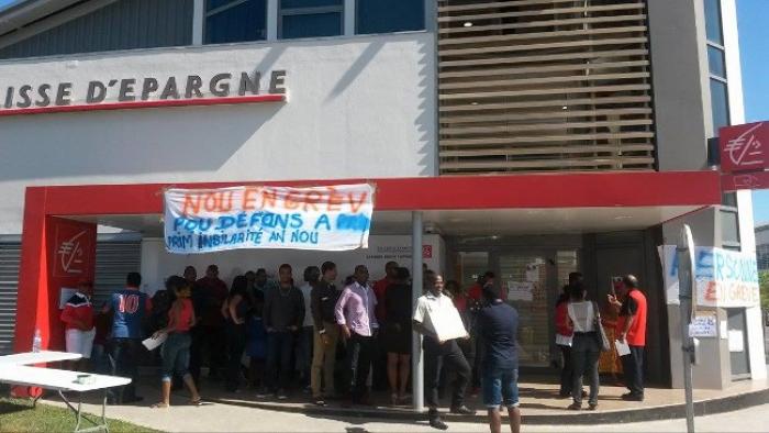     Les salariés de la Caisse d'Epargne en grève  

