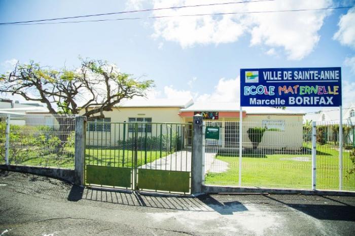     Les seize établissements scolaires de Sainte-Anne garderont leurs portes fermées

