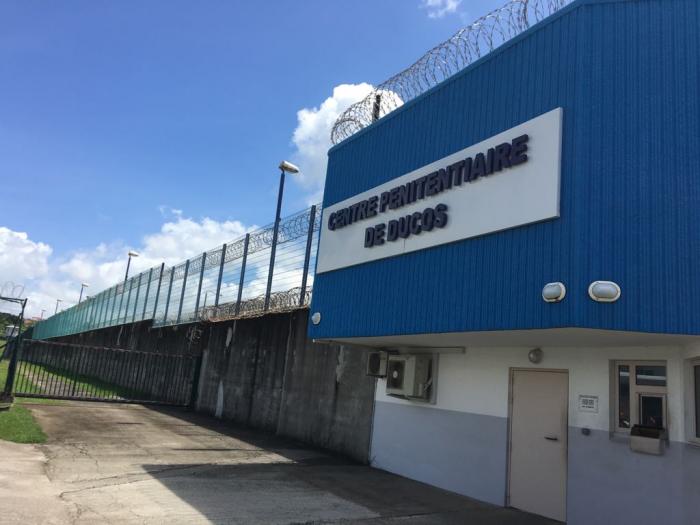     Les surveillants de prison manifestent en solidarité de leurs collègues de Guadeloupe

