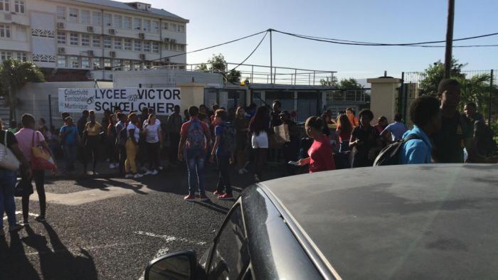     Mobilisation lycéenne : plusieurs lycées bloqués en Martinique

