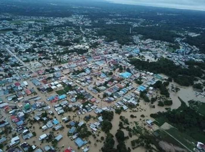     À Trinidad, des centaines d'habitants font face à d'importantes inondations

