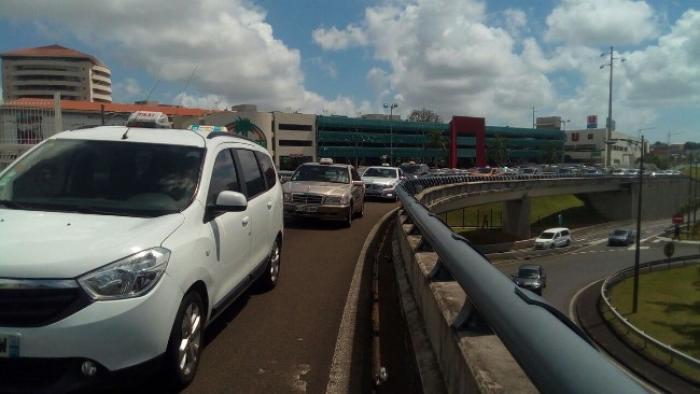     TCSP : les négociations entre les chauffeurs de taxi et Martinique Transport continuent

