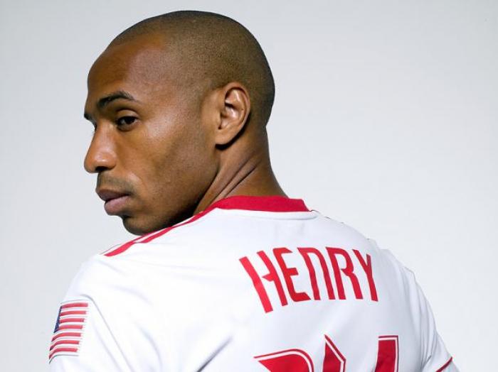     Thierry Henry remettra le ballon d'or

