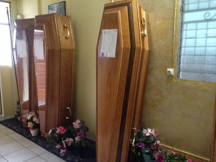     Toussaint : 50 entreprises exercent dans le domaine funéraire en Martinique

